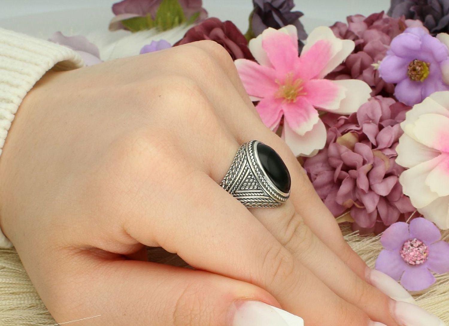 Srebrny sygnet męski 925 z czarnym kamieniem.jpg