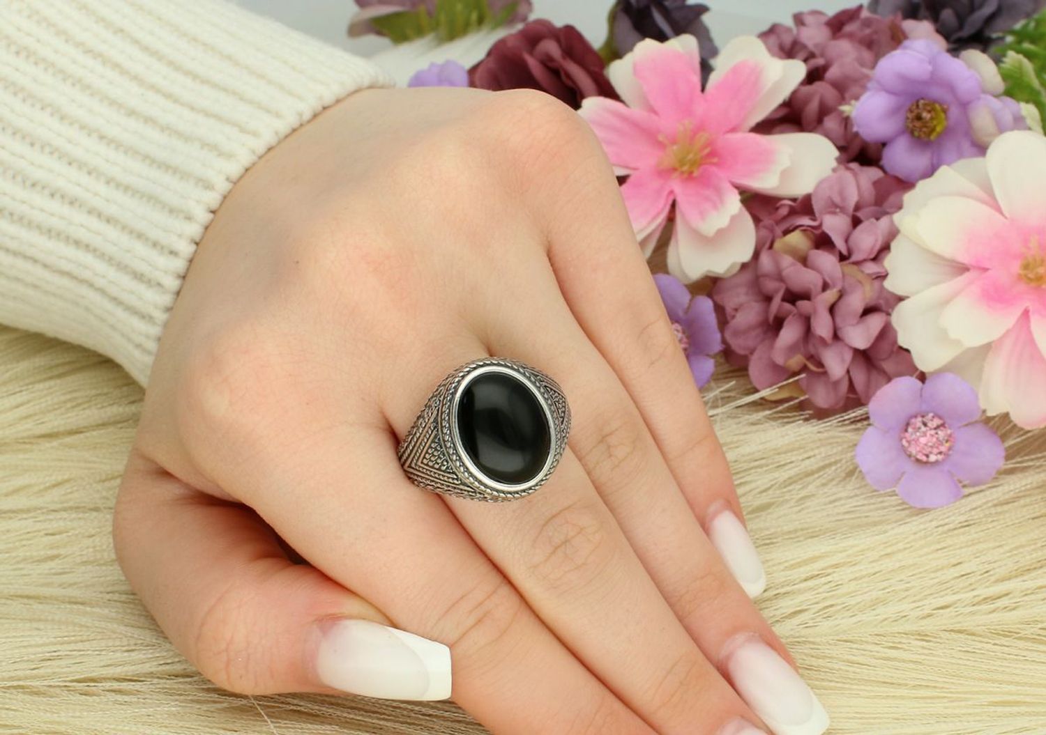 Srebrny sygnet męski 925 z czarnym kamieniem.jpg