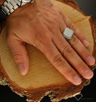 Srebrny pierścionek 925 sygnet o kwadratowym kształcie DIA-PRS-10667-925. Srebrny pierścionek sygnet. Srebrny sygnet męski, damski. Srebrny pierścionek z gładką górą. Srebrny pierścionek idealny na prezent.1.jpg