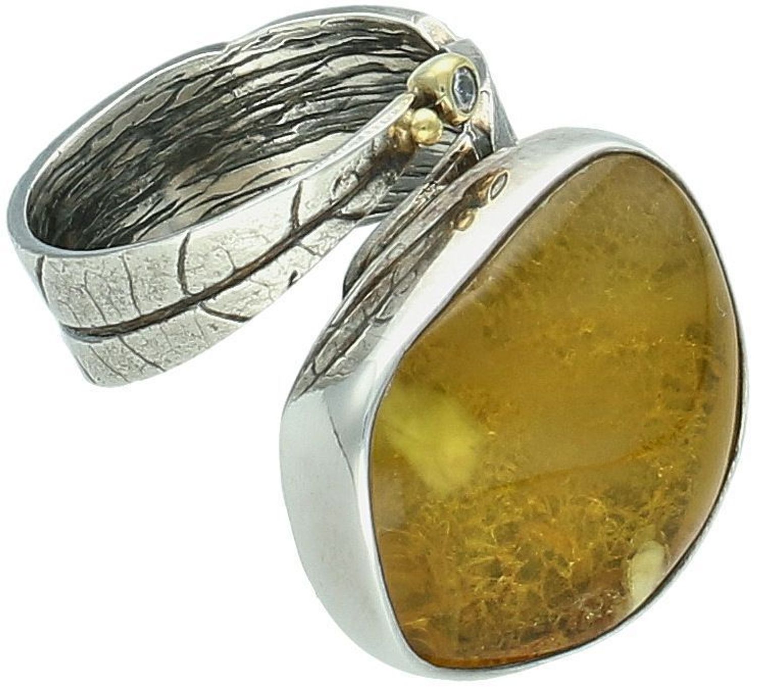 Elegancki pierścionek srebrny 925 z bursztynem bałtyckim żółtym, geometryczny design, waga 10,45 g, szerokość elementu ozdobnego 2,00 cm x 2,3 cm, szerokość szyny 8 mm.1.jpg
