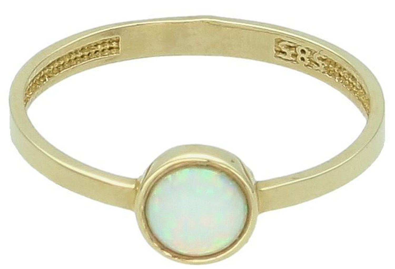 Złoty pierścionek 585 z opalem białym DIA-PRS-10677-585  Ponadczasowy wzór inspirowany ikonami sztuki jubilerskiej podkreśli piękno wyjątkowych momentów zaręczyn, rocznic, jubileuszy. 1.jpg