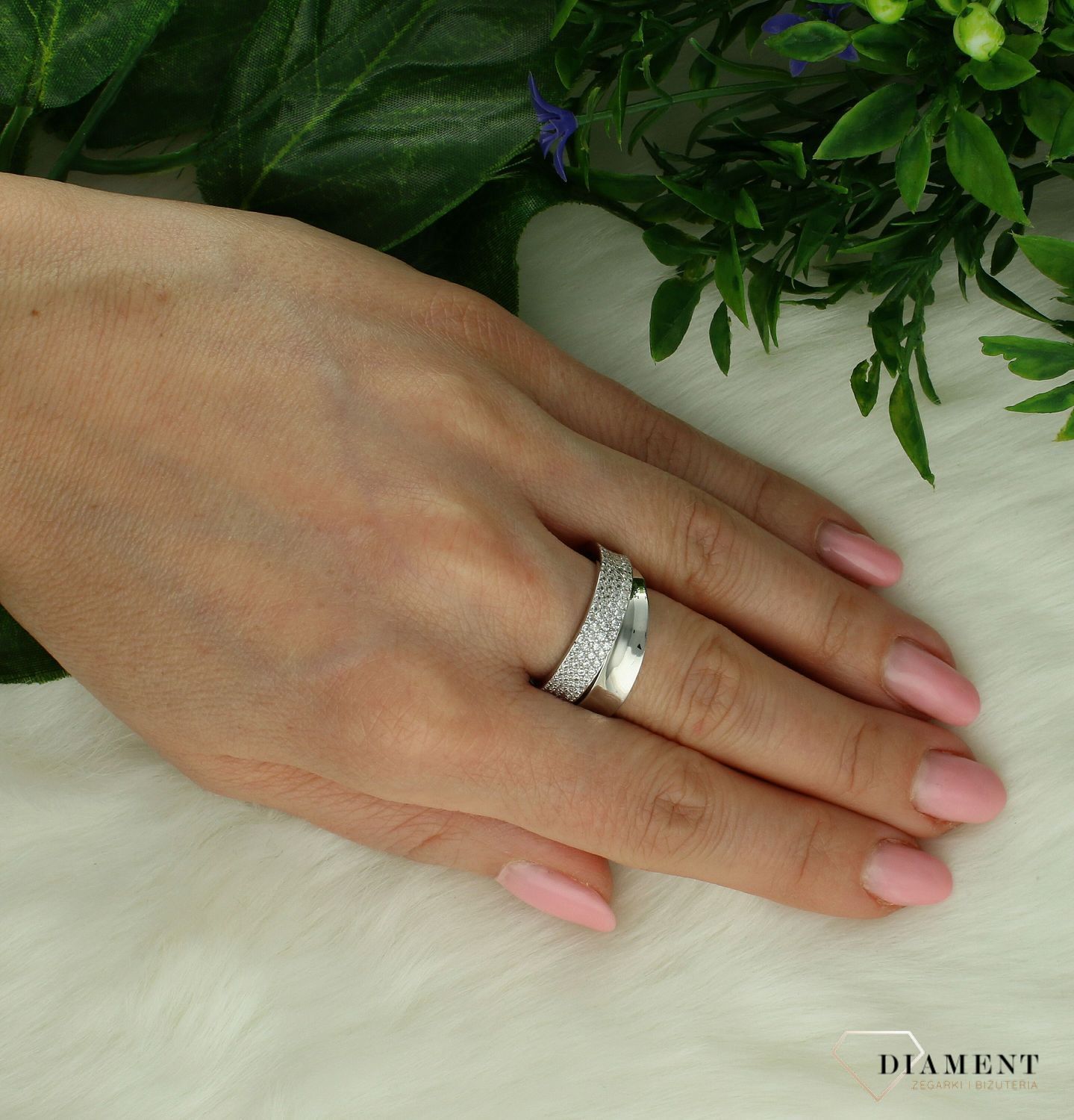 Srebrny pierścionek damski 925 z cyrkoniami DIA-PRS-10679-925. Srebrny damski pierścionek. Pierścionek srebrny damski. Pierścionek z cyrkoniami. Pierścionek damski idealny na prezent.2.jpg