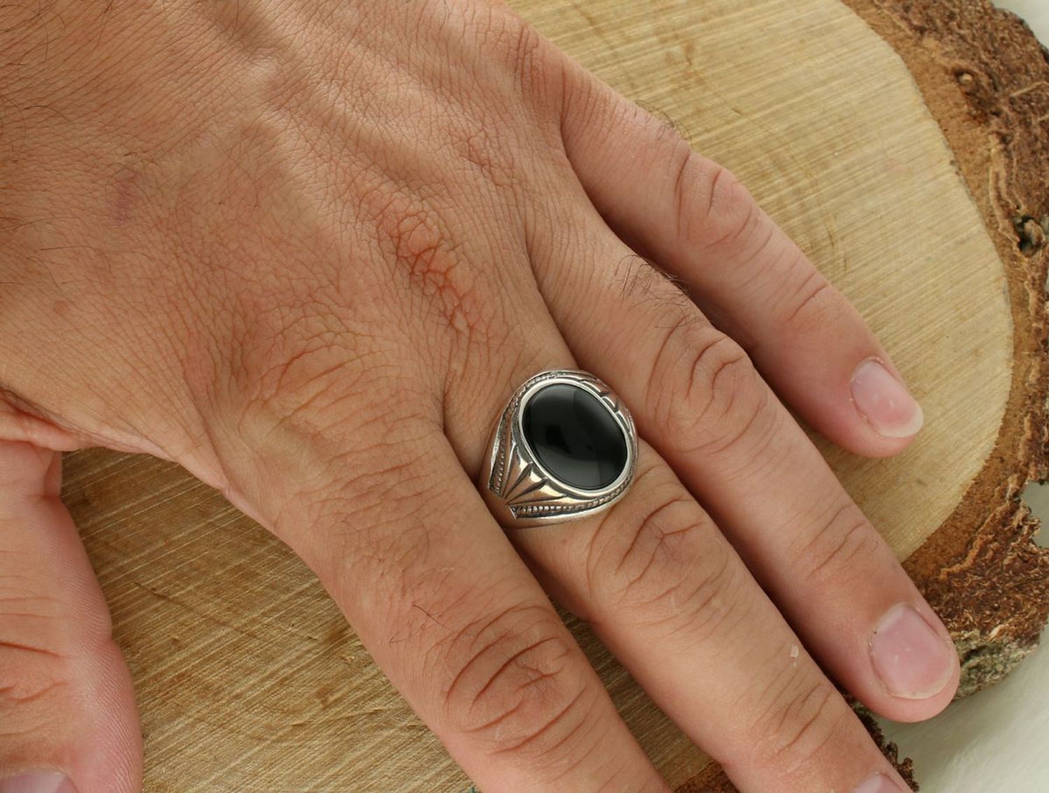 Srebrny sygnet męski 925 z czarnym kamieniem DIA-PRS-10681-925.jpg