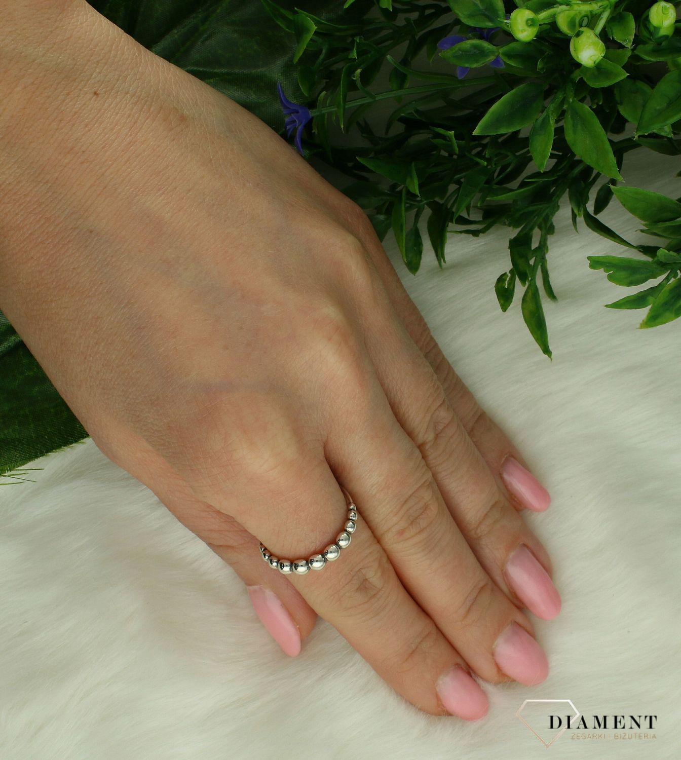 Srebrny pierścionek damski 925 kuleczki DIA-PRS-10682-925.jpg