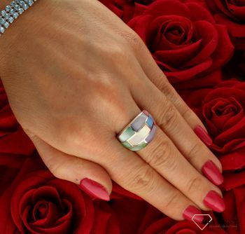 Srebrny pierścionek damski 925 z kolorową masą perłową DIA-PRS-10689-925 (1).jpg