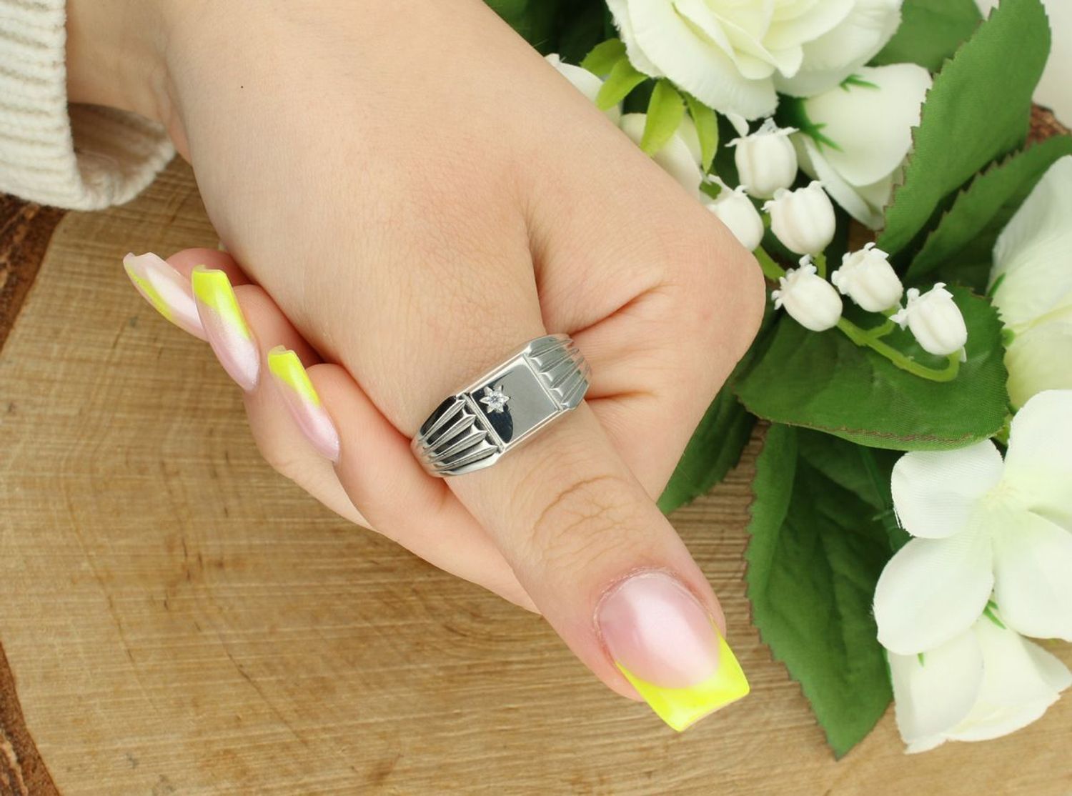 Srebrny sygnet męski 925 z gwiazdką DIA-PRS-10691-925.jpg