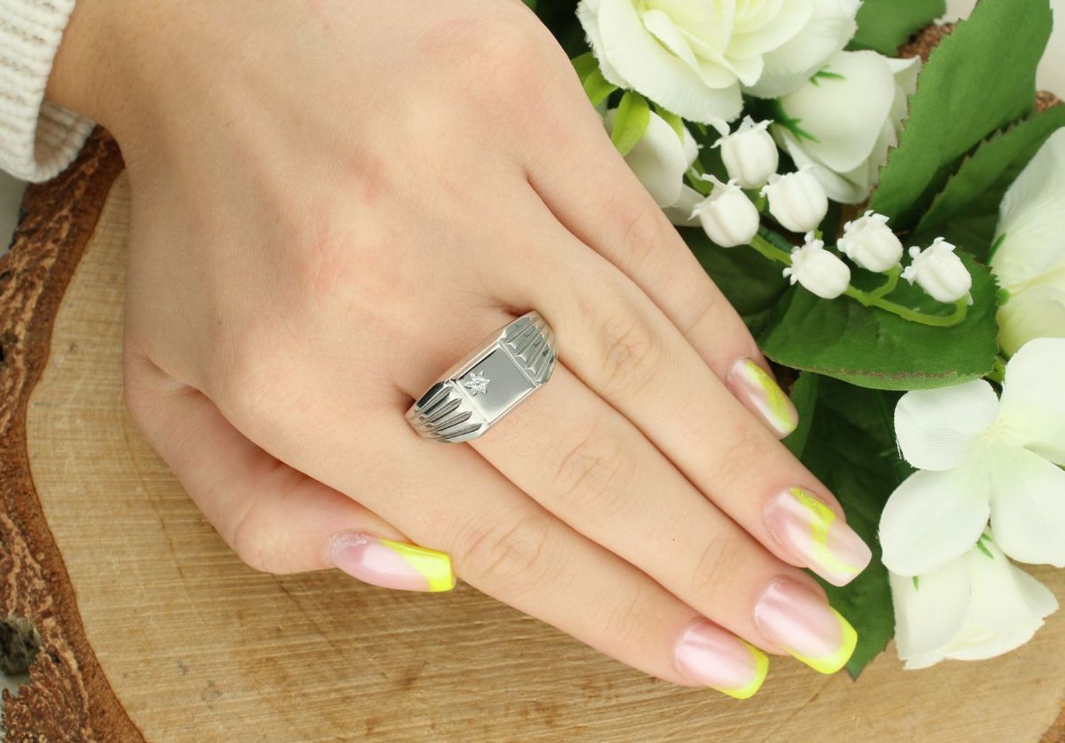 Srebrny sygnet męski 925 z gwiazdką DIA-PRS-10691-925.jpg