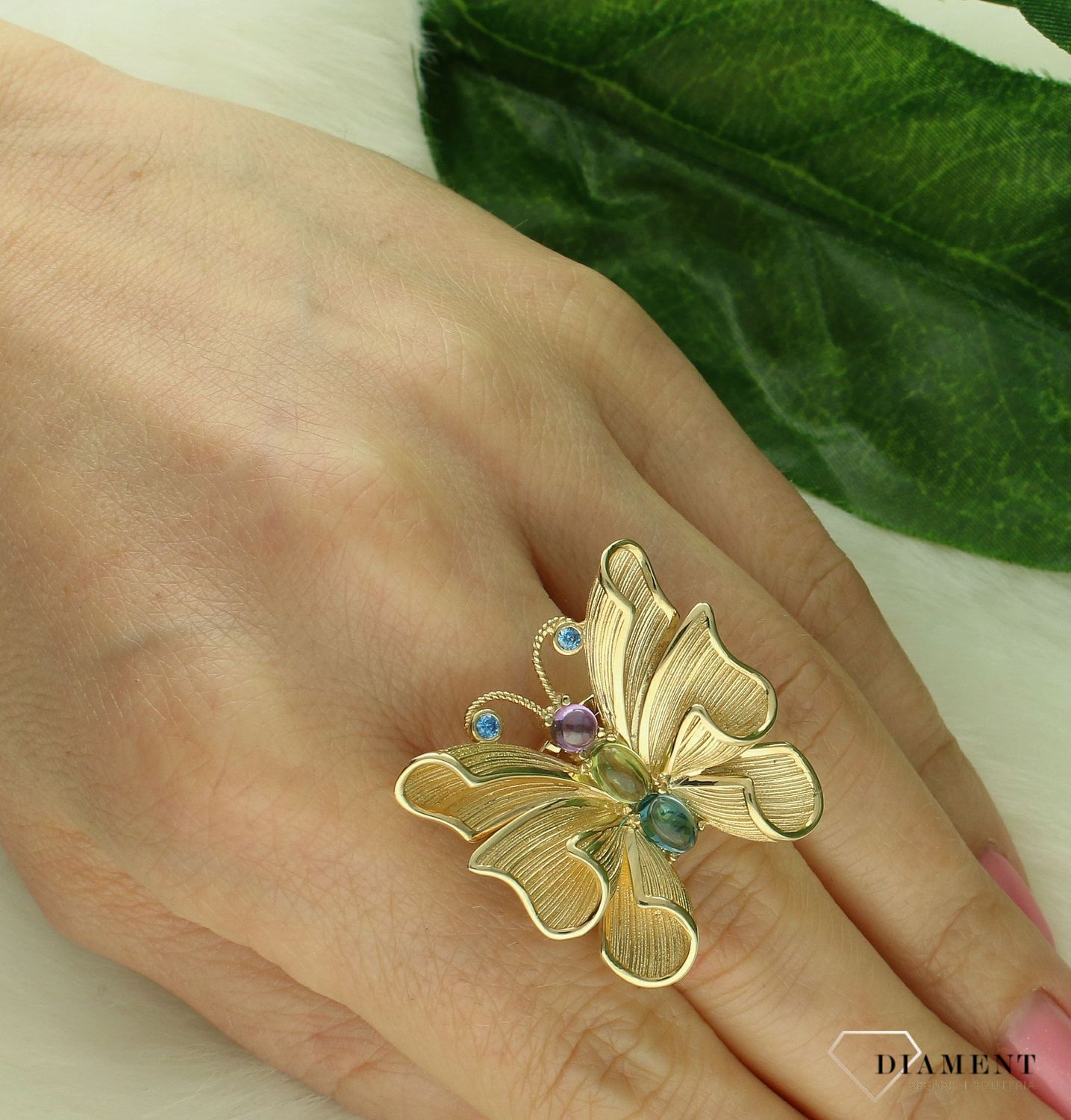 Złoty pierścionek damski 585 motyl z cyrkoniami DIA-PRS-10692-585 (2).jpg