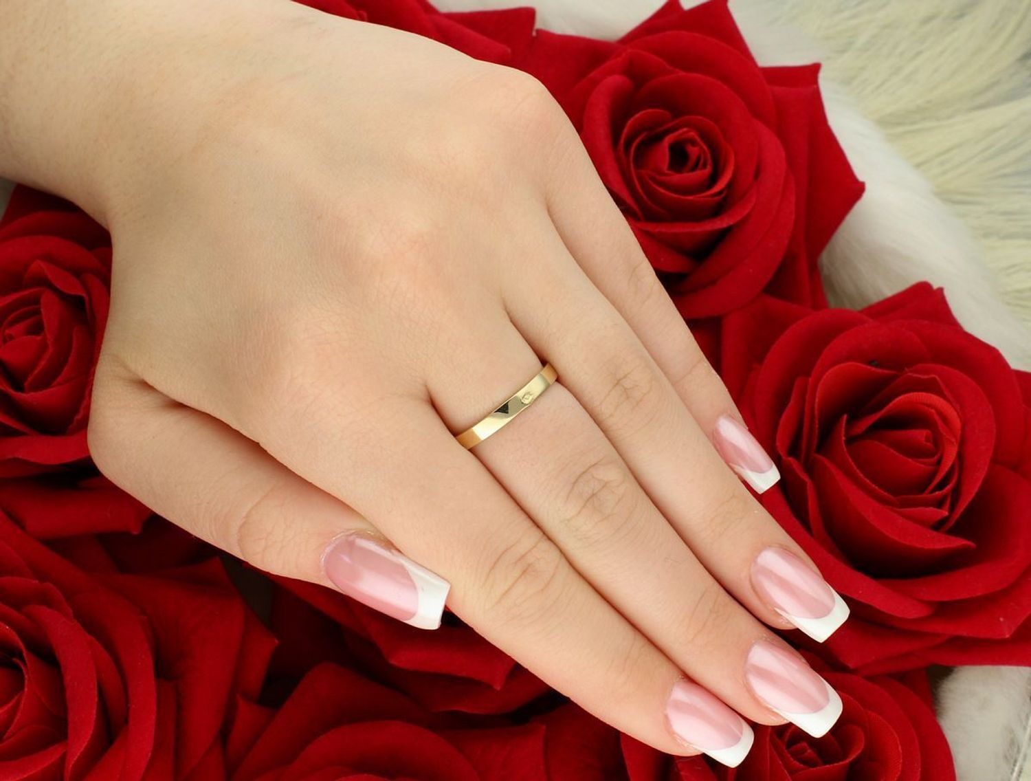 Pierścionek damski ze złota próby 585 DIA-PRS-11077-585 z ozdobnym wzorem. Rozmiar 17, waga 2,67 g, szerokość szyny 3 mm. Gwarancja i eleganckie pudełko w zestawie.1.jpg