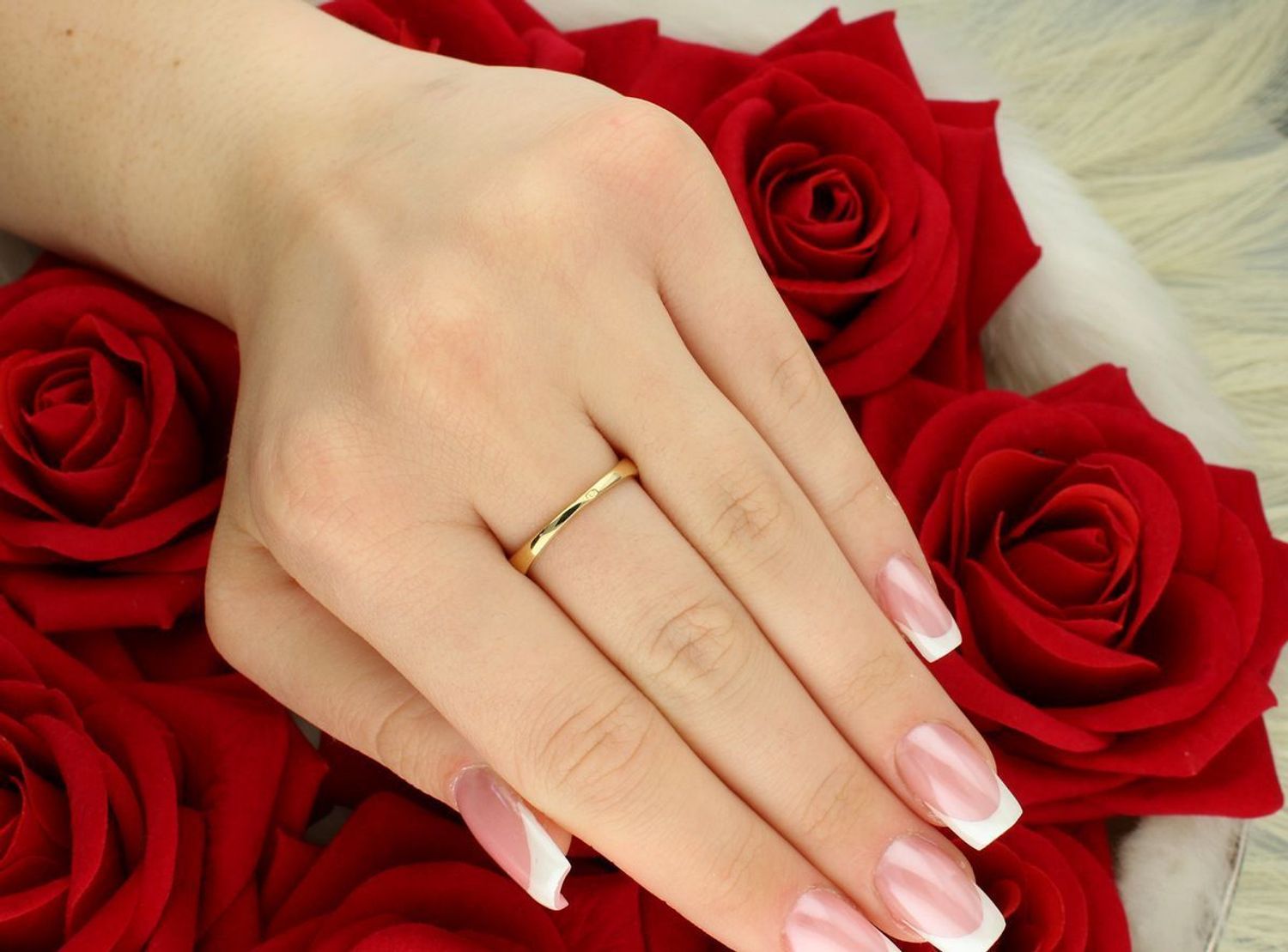 Klasyczny złoty pierścionek zaręczynowy 585 z cyrkonią – DIA-PRS-11150-585. Waga 2,11 g, rozmiar 17, ozdoba 5 mm. Idealny na wyjątkowe okazje.1.jpg