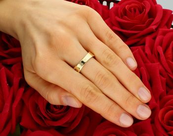 Złoty pierścionek trzy grawerowane obrączki próba 585 rozmiar 16, DIA-PRS-11151-585. 💍 Złoty pierścionek z trzema grawerowanymi obrączkami. Wykonany z próby 585. Jego wyjątkowy design, 4.jpg