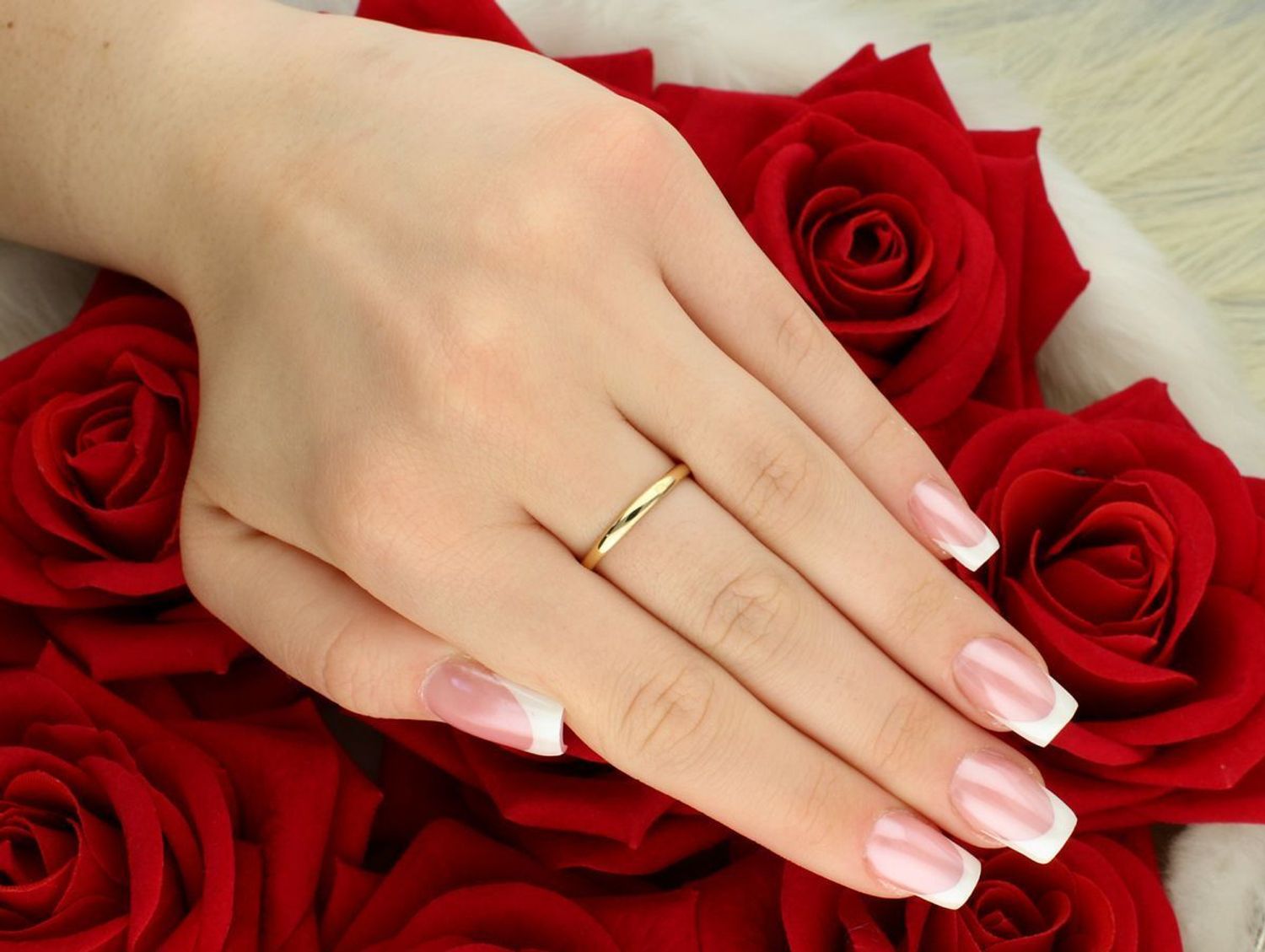 Złoty pierścionek damski DIA-PRS-11157-585 próba 585. Zdobiony cyrkoniami, waga 1,56 g, rozmiar 17. Klasyczny styl i elegancja na każdą okazję.1.jpg