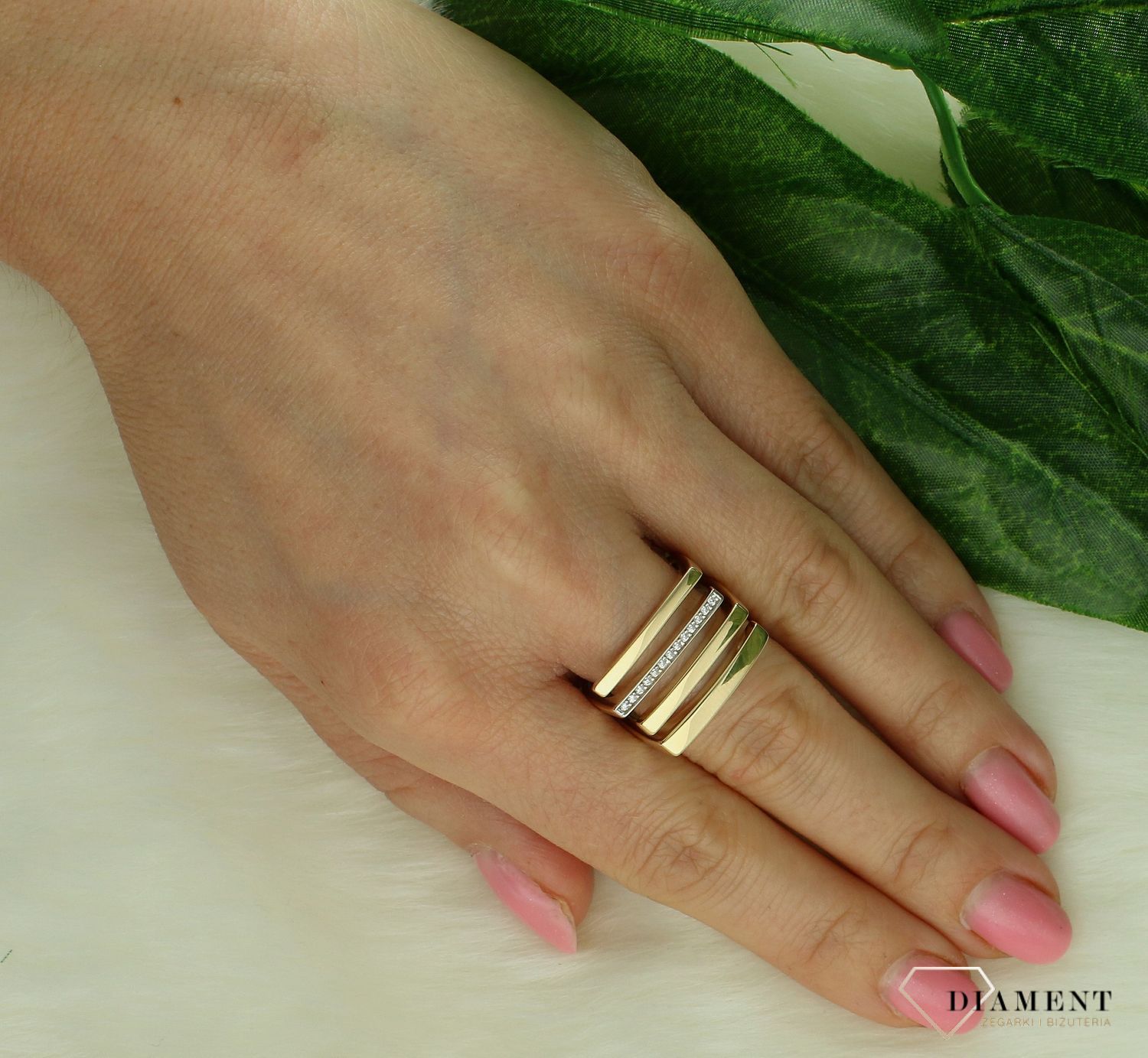 Złoty pierścionek 585 nowoczesny wzór z cyrkoniami DIA-PRS-11281-585. Złoty pierścionek damski. Złoty pierścionek nowoczesny. Pierścionek złoty z cyrkoniami. Zloty pierścionek damski na prezent.  (2).jpg