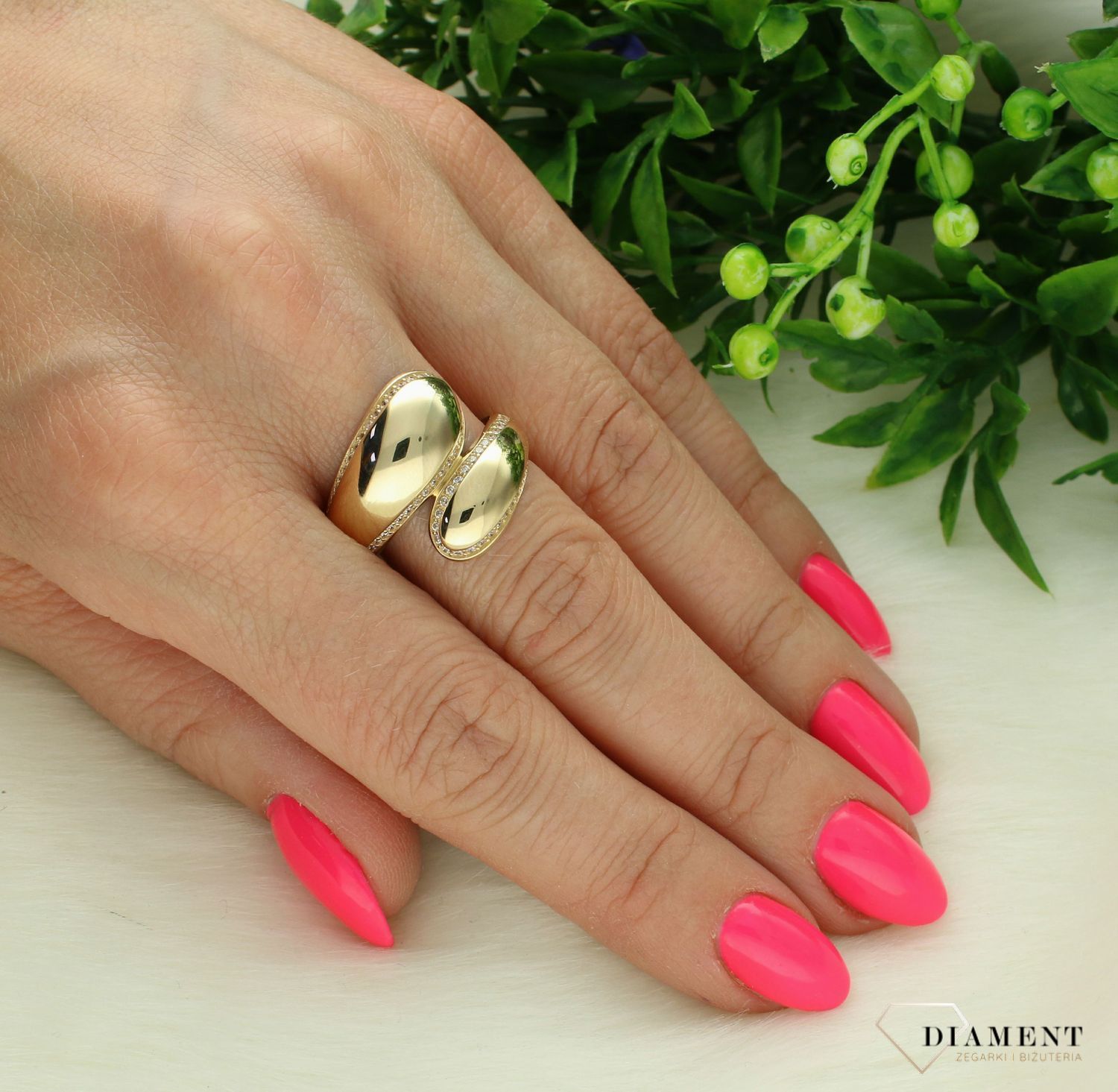 Złoty pierścionek damski 585 klasyczny gładki z cyrkoniami rozmiar 20 DIA-PRS-11364-585. Złoty pierścionek damski. Złoty pierścionek z cyrkoniami. Pierścionek złoty damski na prezent.  (1).jpg