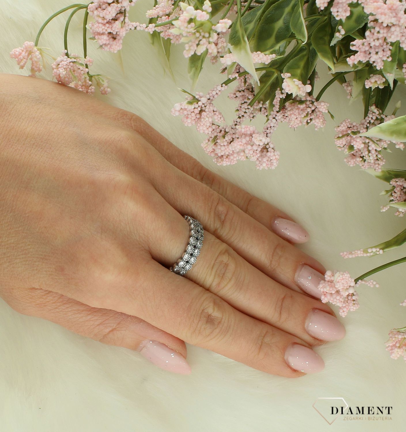 Srebrny pierścionek damski 925 rodowana obrączka z cyrkoniami DIA-PRS-11599-925. Srebrny pierścionek damski. Pierścionek damski z cyrkoniami. Srebrny pierścionek na prezent dla kobiety.2.jpg