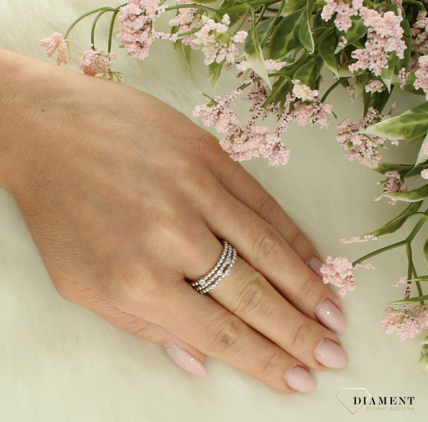 Srebrny pierścionek damski 925 kuleczki z cyrkoniami DIA-PRS-11602-925. Srebrny pierścionek damski. Pierścionek damski z cyrkoniami. Srebrny pierścionek na prezent dla kobiety.5.jpg