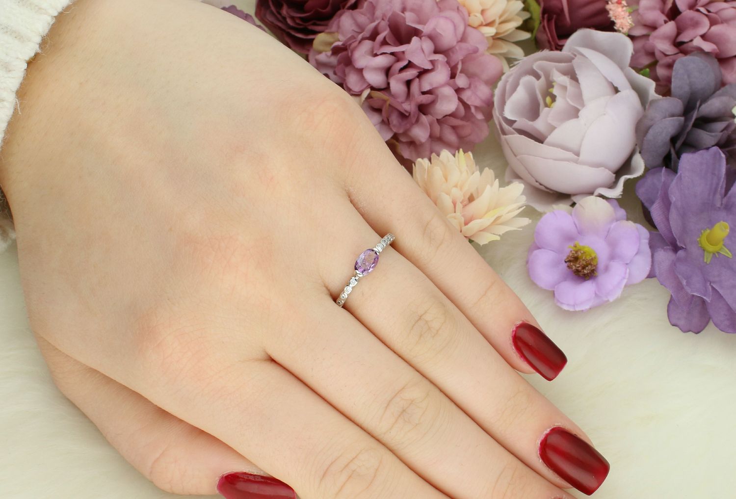 Srebrny pierścionek damski 925 z fioletową cyrkonią DIA-PRS-11615-925. Srebrny pierścionek damski. Pierścionek srebrny klasyczny. Pierścionek srebrny z cyrkoniami. Pierścionek srebrny damski na prezent.11.jpg