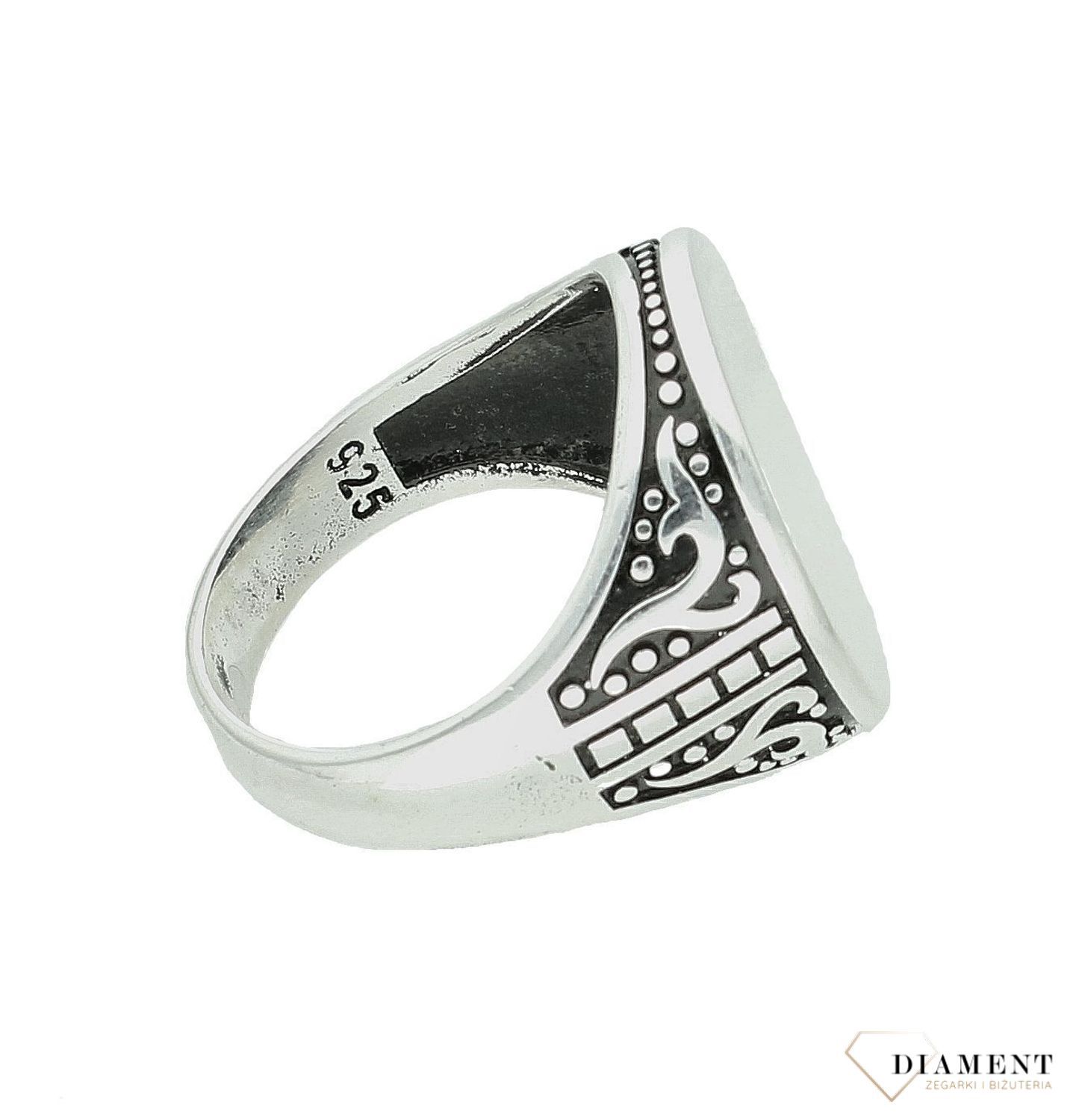 Srebrny sygnet 925 sygnet o owalnym kształcie z grawerowaniem rozmiar 25 DIA-PRS-11618-925. Srebrny sygnet męski. Męski sygnet z grawerowaniem. Sygnet męski z płaska górą. Sygnet męski na prezent.  (1).jpg
