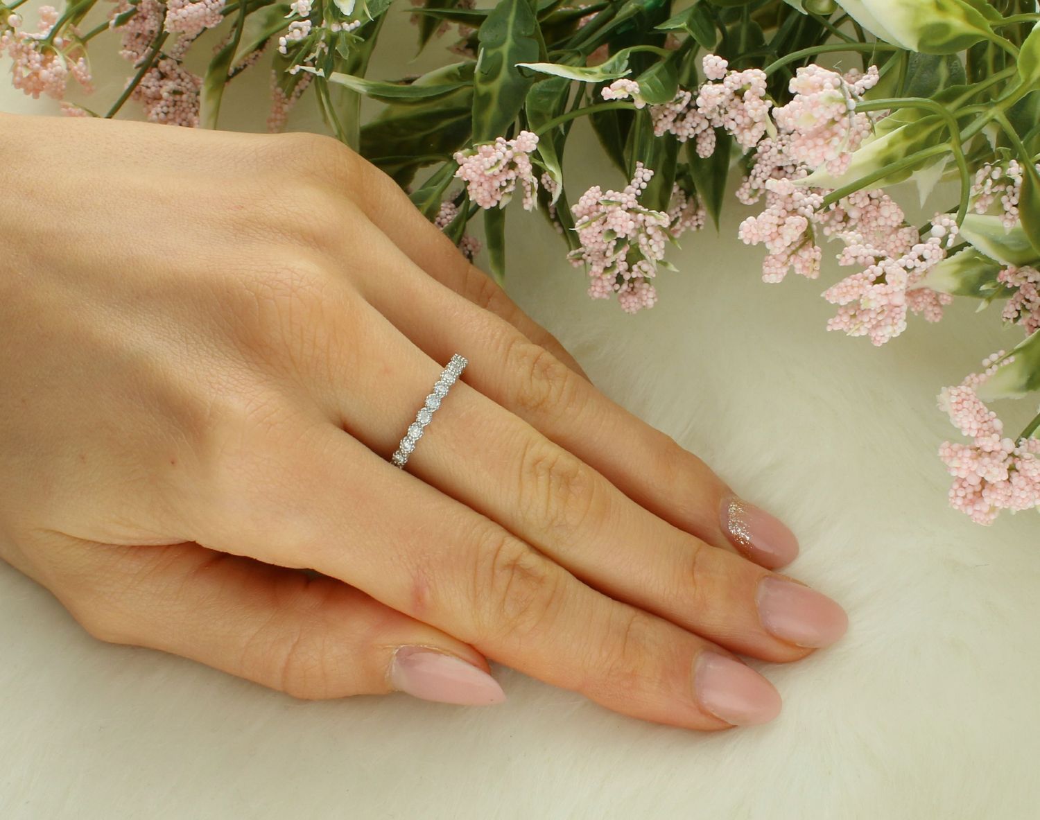 Srebrny pierścionek damski 925 obrączka wysadzana cyrkoniami DIA-PRS-11627-925 3.jpg