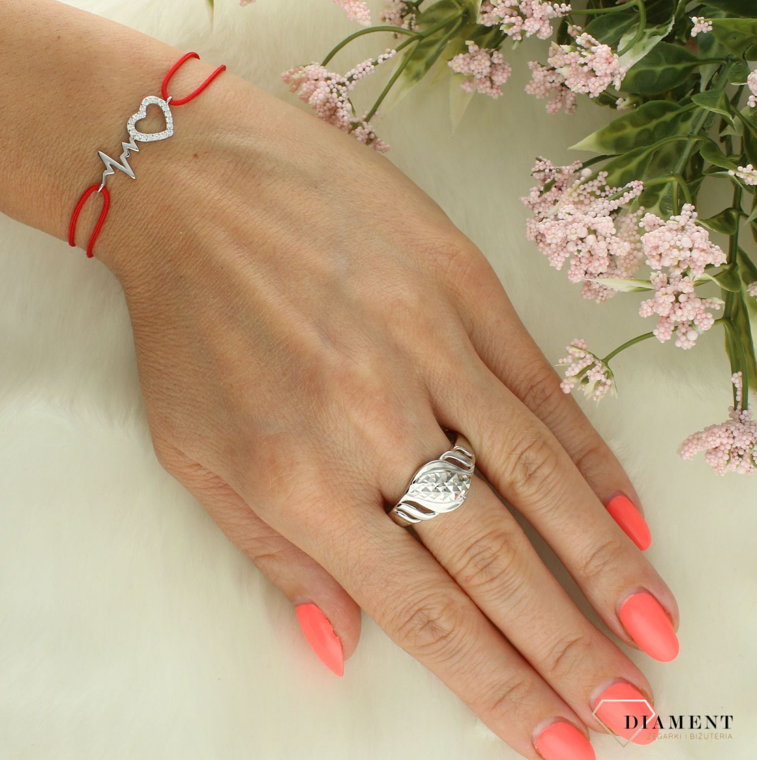 Srebrny pierścionek damski 925 diamentowany DIA-PRS-11853-925. Srebrny pierścionek damski. Srebrny pierścionek z grawerowaniem. Pierścionek srebrny na prezent dla kobiety. 1.jpg