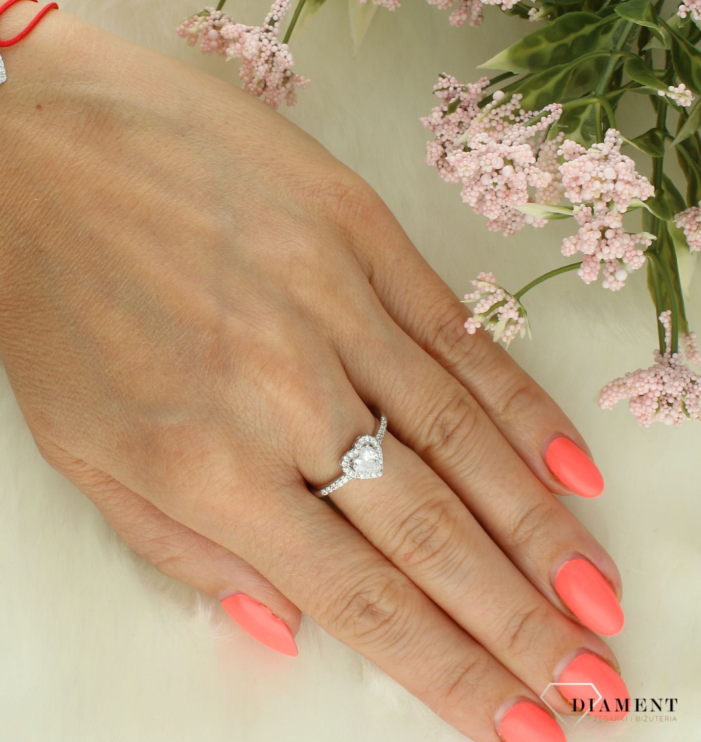 Srebrny pierścionek damski 925 serce z cyrkoniami DIA-PRS-11855-925. Srebrny pierścionek damski. Srebrny pierścionek z cyrkoniami. Pierścionek srebrny na prezent dla kobiety.2.jpg