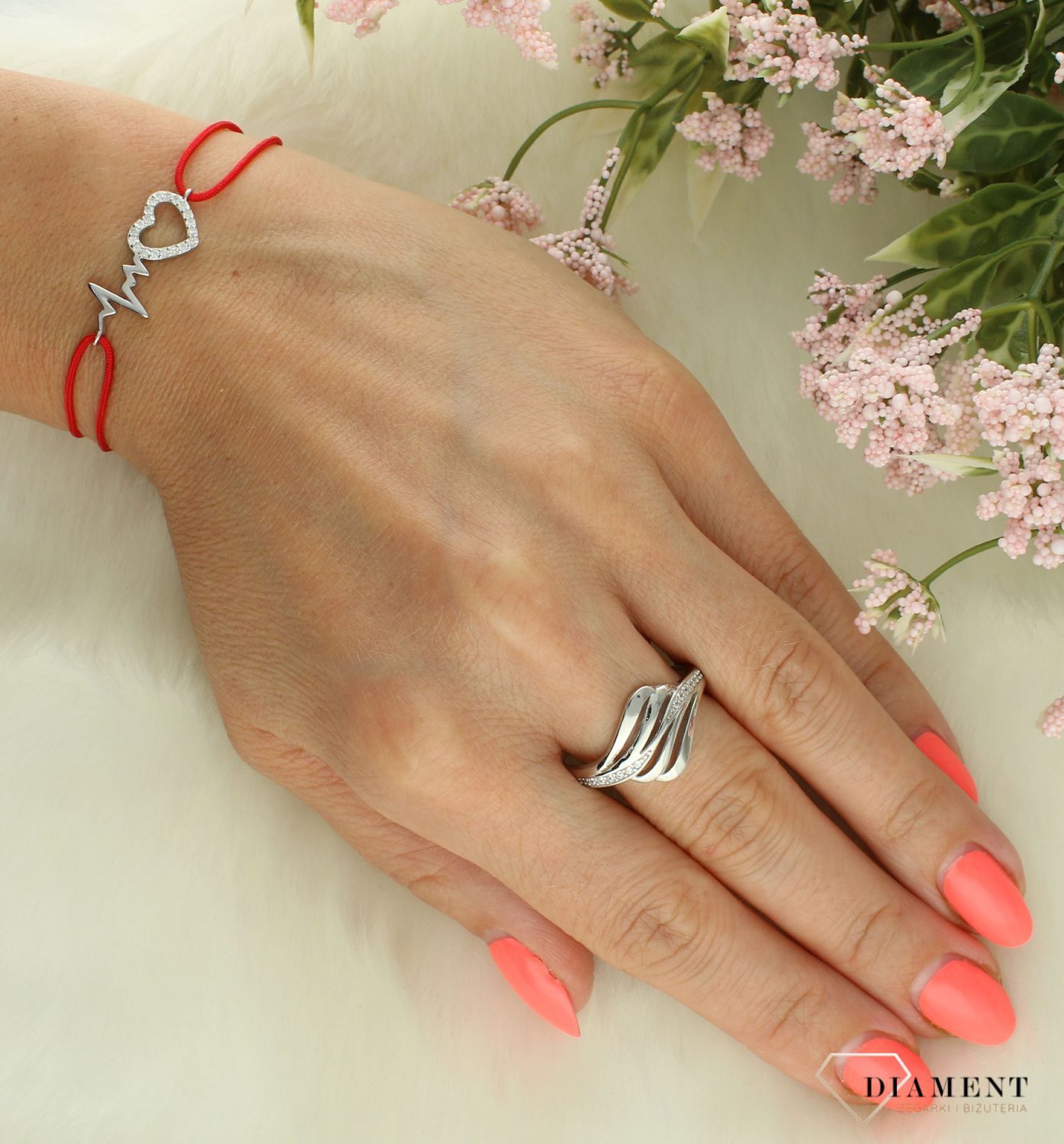 Srebrny pierścionek damski 925 falowany z cyrkoniami DIA-PRS-11857-925. Srebrny pierścionek damski. Srebrny pierścionek z cyrkoniami. Pierścionek srebrny na prezent dla kobiety.1.jpg