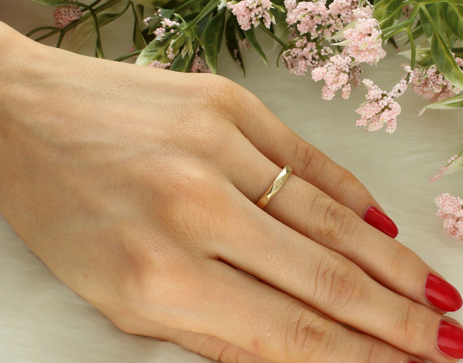 Pierścionek złoty w formie obrączki próba 585, DIA-PRS-12139-585, Pierścionek wykonany z żółtego 14 karatowego złota o charakterystycznej formie. Złote pierścionki 585 idealne na prezent..jpg