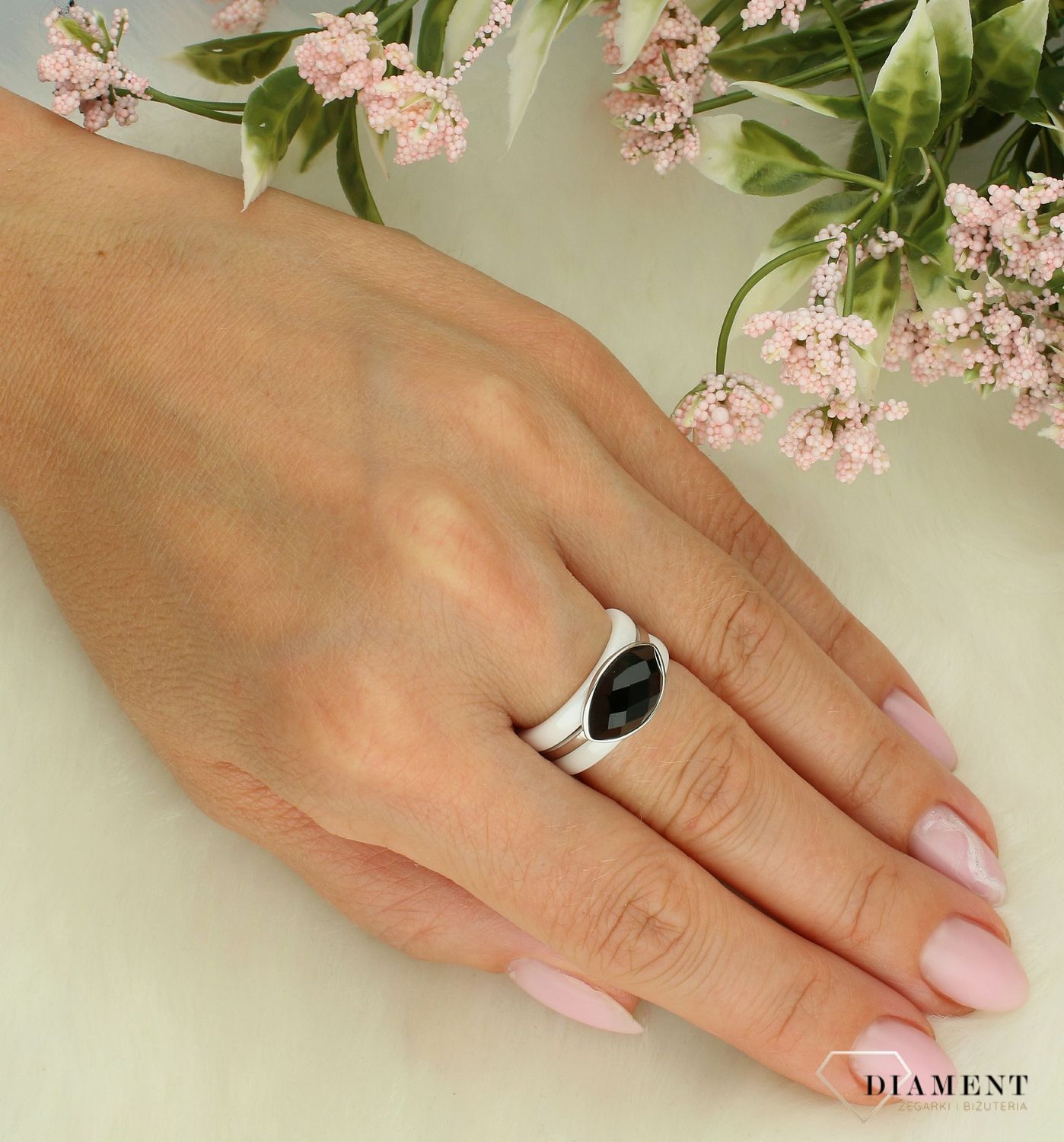 Szeroki pierścionek biała ceramika damski 925 biały ceramiczny rozmiar 12 CERAMIKA ,  Srebrny pierścionek damski. Pierścionek srebrny dla kobiety na prezent. Srebrny damski pierścionek z ceramiką..jpg