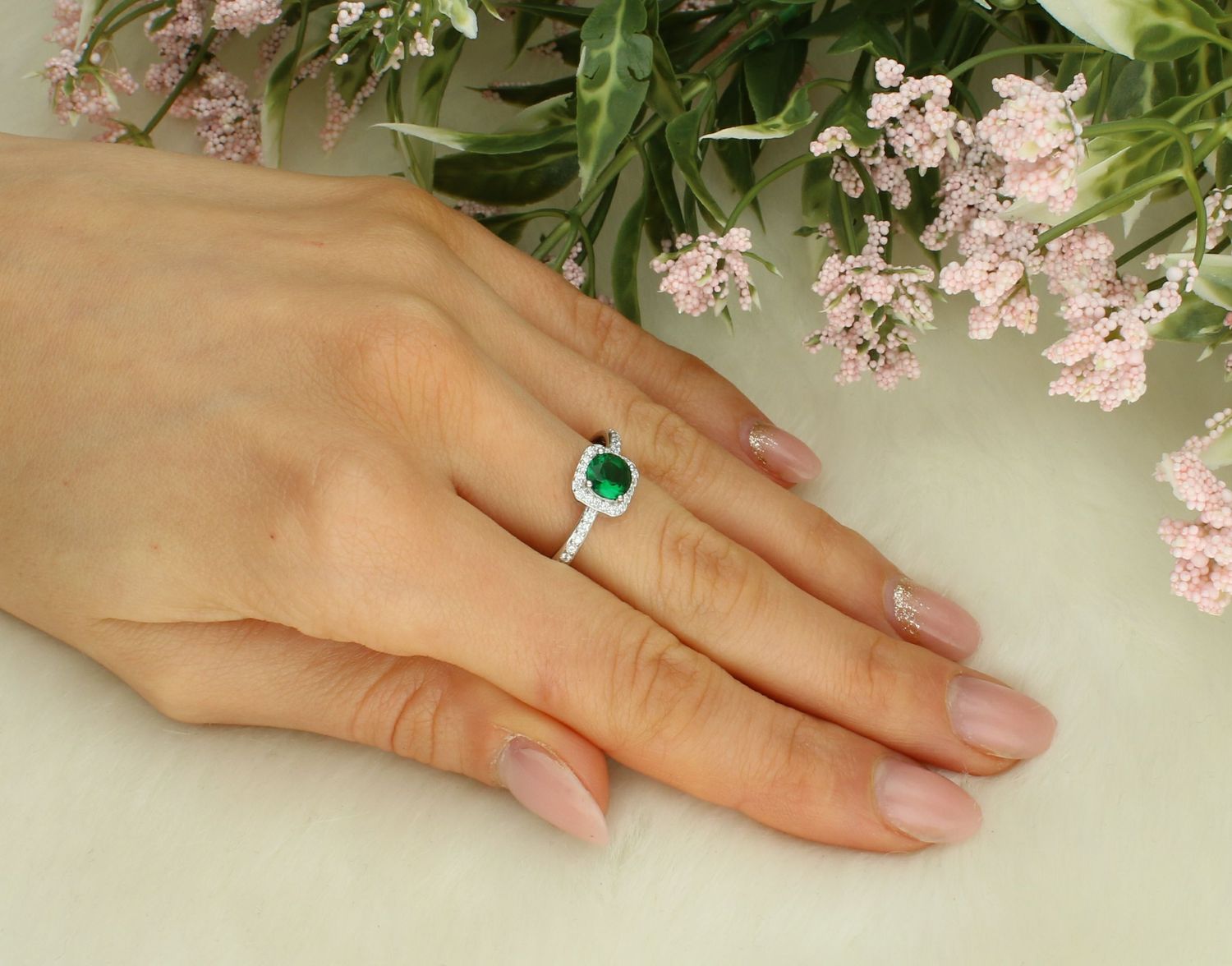 Srebrny pierścionek damski 925 z zieloną prostokątną cyrkonią DIA-PRS-12469-925. Srebrny pierścionek damski. Pierścionek damski z zielonym oczkiem. Srebrny pierścionek damski na prezent.1234.jpg