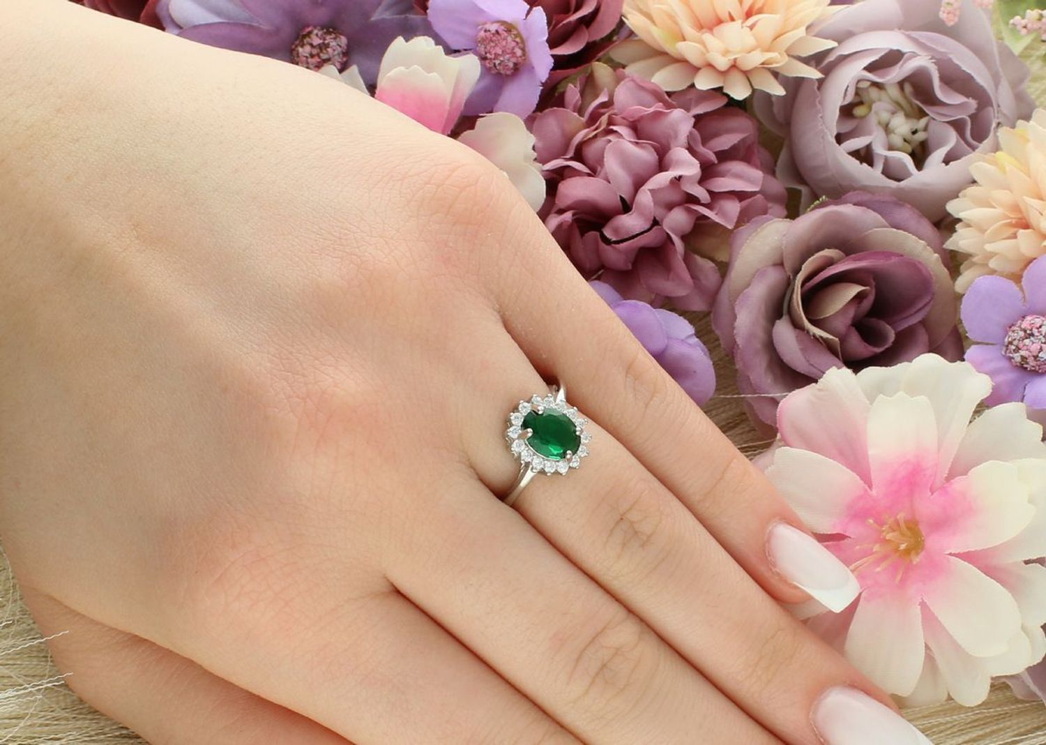 Srebrny Pierścionek z Cyrkonią Butelkowa Zieleń Próba 925, DIA-PRS-12476-925 rozmiar 11.jpg