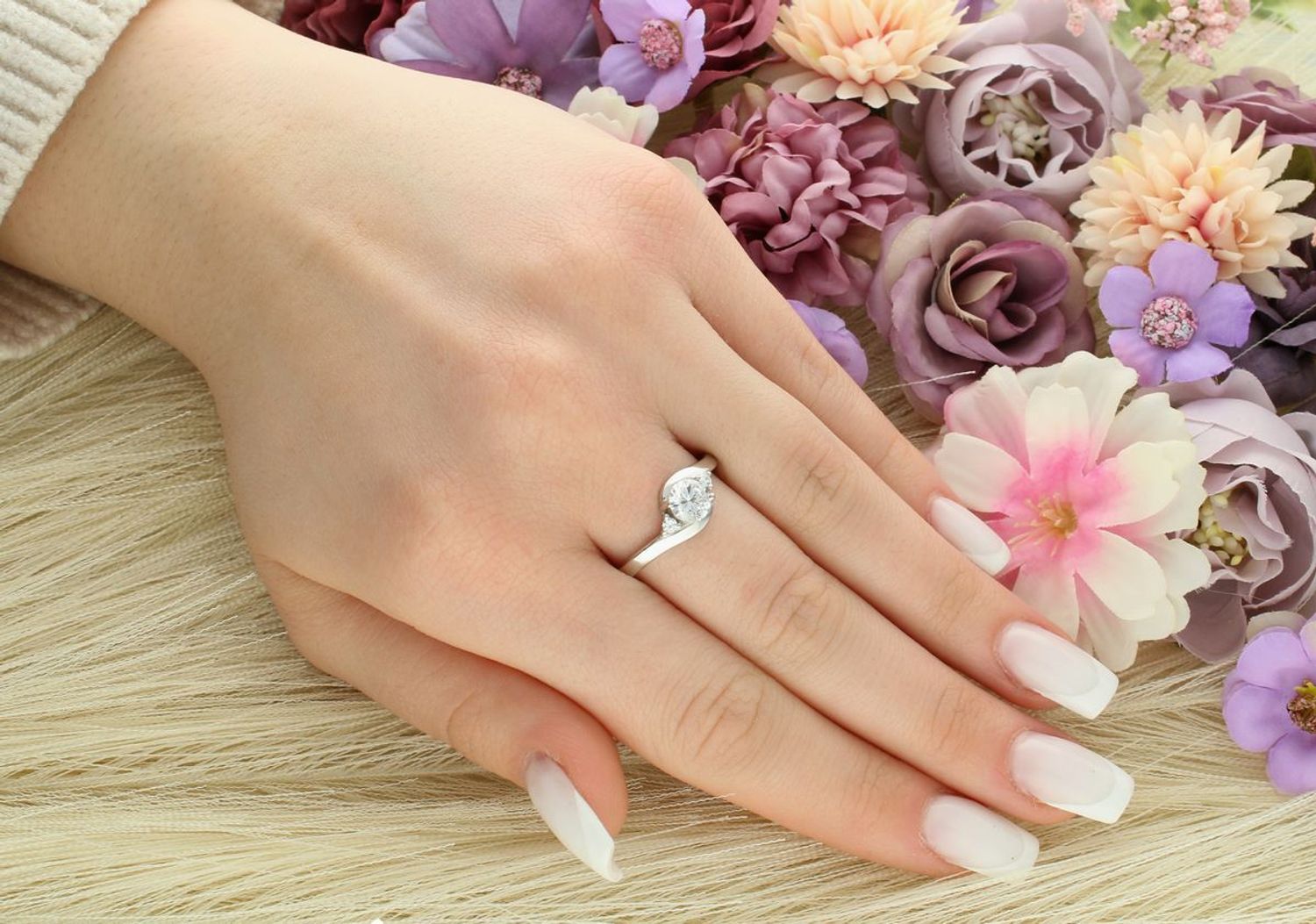 Srebrny Pierścionek z Trzema Cyrkoniami Próba 925, DIA-PRS-12483-925.jpg