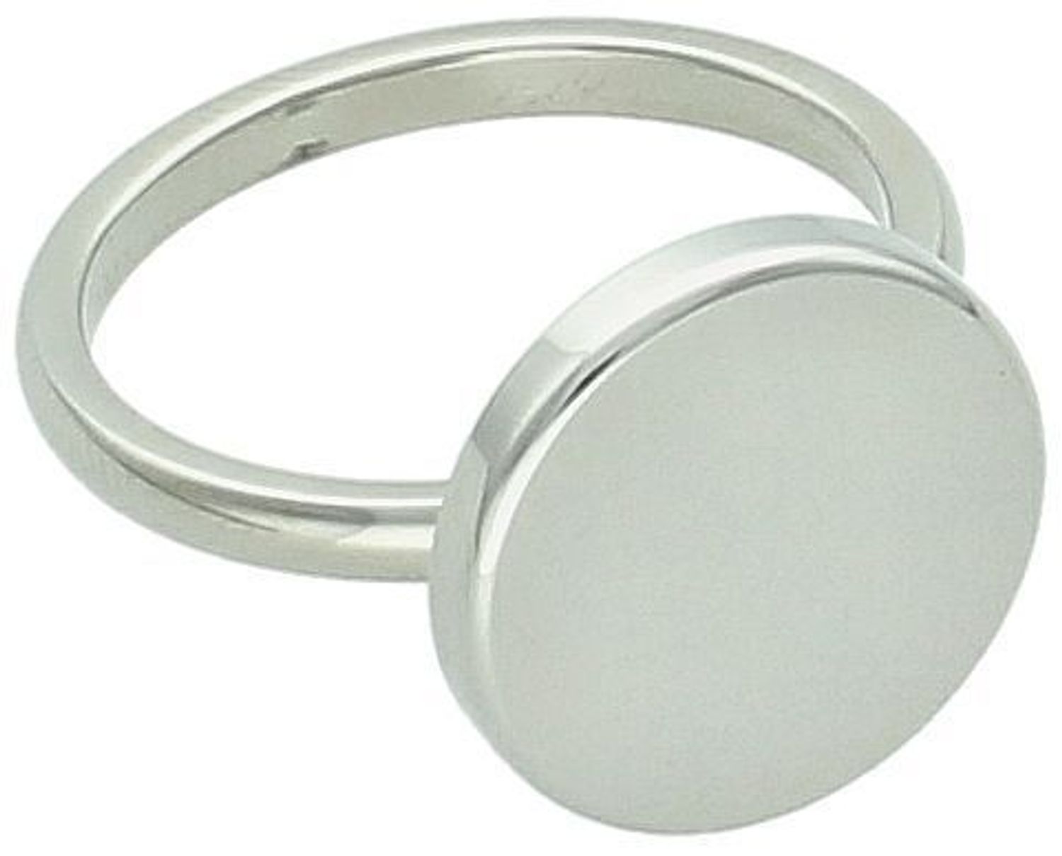 Pierścionek stalowy z gładkim kółeczkiem, rozmiar 15. Wielkość ozdobnego elementu 1,3 cm, szerokość szyny 2 mm. Minimalistyczny, nowoczesny styl. Trwała i modna biżuteria.1.jpg