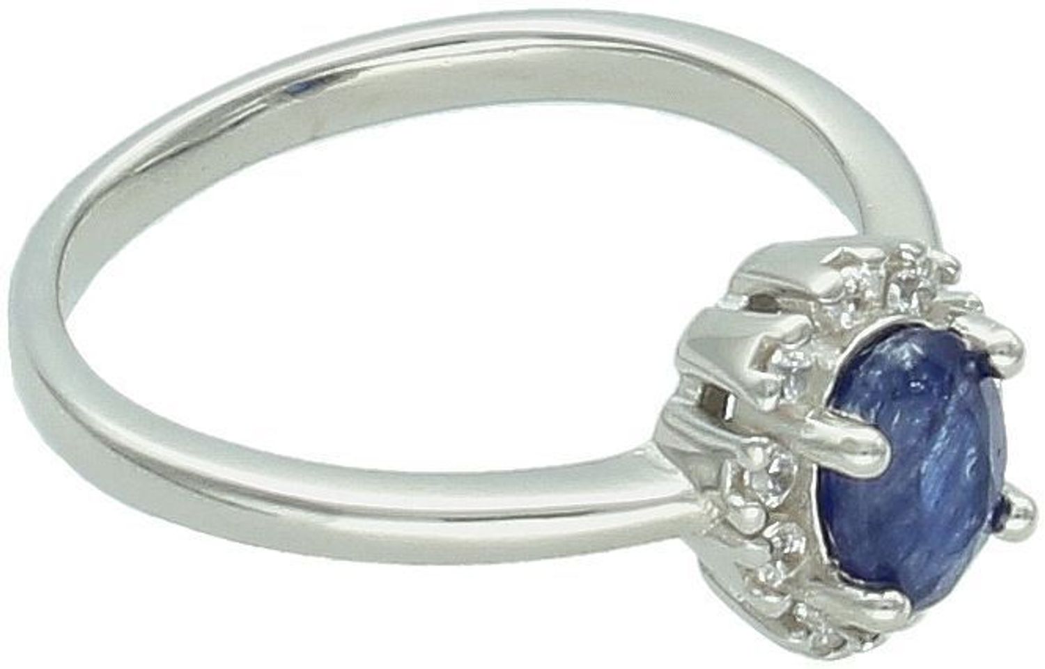 Pierścionek damski srebrny próby 925 z owalnym szafirem i cyrkoniami, rozmiar 17. Wymiary ozdobnego elementu 8 mm x 1,0 cm. Model DIA-PRS-13081-925 – klasyczna elegancja.1.jpg