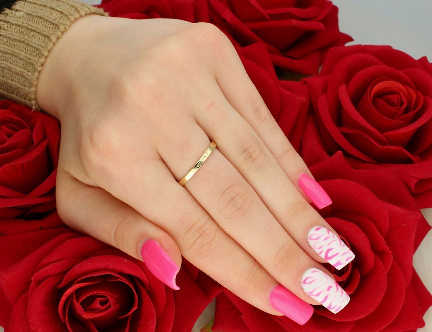 Złoty pierścionek damski DIA-PRS-13291-585 z kamieniem Piasek Pustyni. Próba 585, waga 3,88 g, kamień 1,2x1,7 cm. Naturalne piękno w luksusowej oprawie!1.jpg