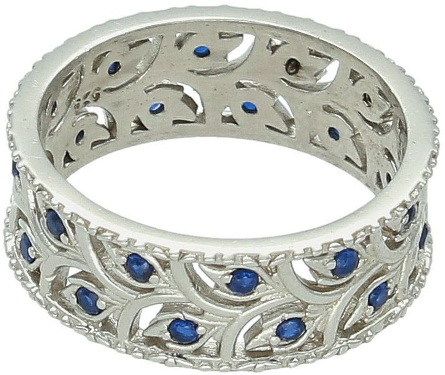 Srebrny pierścionek damski 925 DIA-PRS-13376-925 w formie ażurowej obrączki z granatową cyrkonią. Szerokość 7 mm, waga 4,30 g. Oryginalna, elegancka biżuteria na każdą okazję.1.jpg