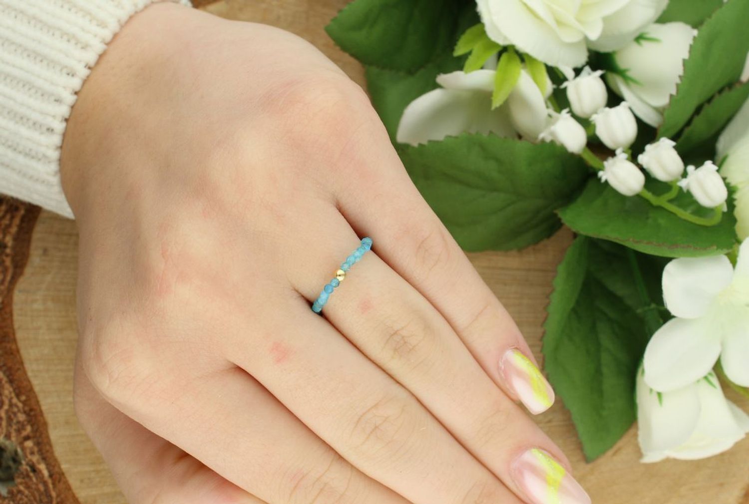 Pierścionek Damski z Niebieskim Kwarcem na Gumce – Srebro 925, Kamienie Naturalne.jpg