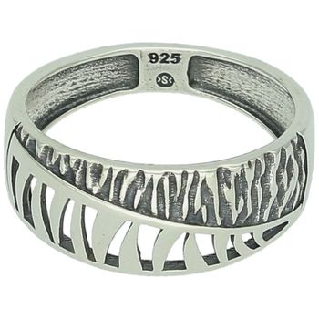 Elegancki pierścionek damski srebrny próby 925 z ażurowym wzorem. Stylowy dodatek o lekkiej konstrukcji, szerokość górnej szyny 9 mm, idealny na wyjątkowe okazje.1.jpg