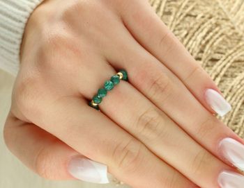 Pierścionek z malachitem na elastycznej żyłce – DIA-PRS-13819-925, srebro 925 pozłacane 24K Ag.jpg