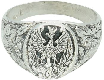 Srebrny sygnet męski 925 z orłem DIA-PRS-13857-925. Waga 8,30 g, element 1,2 × 1,5 cm, szyna 3 mm. Symbol siły i elegancji dla nowoczesnego mężczyzny. Wyrazista biżuteria premium.1.jpg