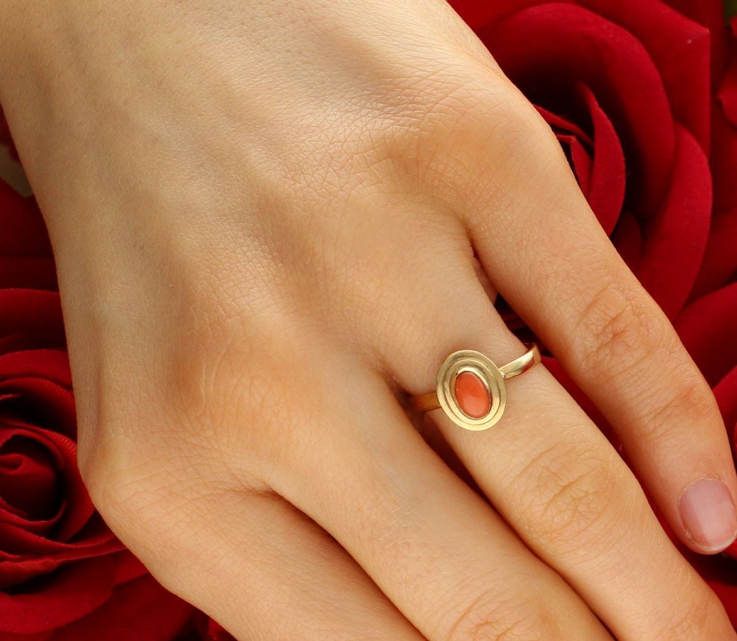 Pierścionek złoty koral pr 585, DIA-PRS-1389-586, Pierścionek złoty ozdobiony kamieniem naturalnym koralem.1.jpg