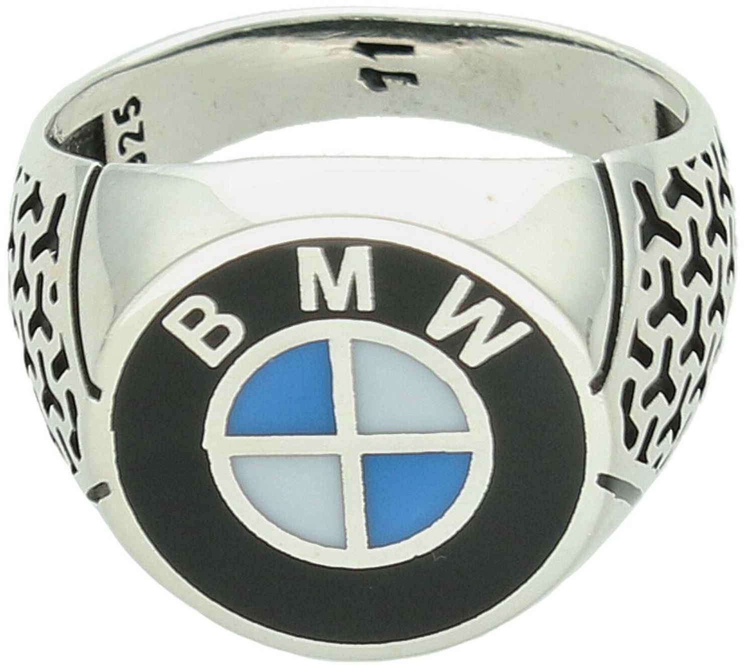 Męski sygnet BMW wykonany ze srebra 925, zdobiony emalią. Waga 7,63 g, element 1,7 cm, szyna 4 mm. Symbol prestiżu i pasji do motoryzacji. Idealny prezent dla fana BMW.1.jpg