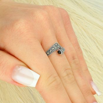 Srebrny Pierścionek Damski Próby 925 z Markazytami – Rozmiar 16 damski.jpg