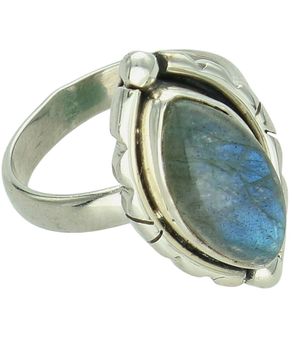 Pierścionek damski ze srebra próby 925 DIA-PRS-14056-925. Owalny wzór z kamieniem księżycowym, wymiary elementu ozdobnego 2,5 x 1,3 cm, szerokość dolnej szyny 3 mm. 3.jpg