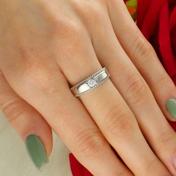 Pierścionek srebrny 925 rozmiar 17 – obrączka z cyrkonią i ozdobnymi żłobieniami cyrkonia.jpg