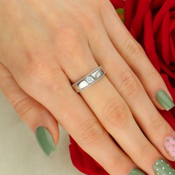 Pierścionek srebrny 925 rozmiar 17 – obrączka z cyrkonią i ozdobnymi żłobieniami pr 925.jpg