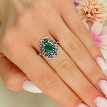 Srebrny pierścionek oksydowany z syntetycznym szmaragdem i markazytami DIA-PRS-14104-925 (4).jpg