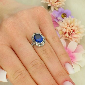 Srebrny pierścionek 925 z niebieską cyrkonią i markazytami DIA-PRS-14108-925 – vintage z grawerowaną szyną 16 mm (3).jpg