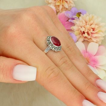 Srebrny pierścionek 925 z rubinem i markazytami – styl vintage, grawerowana szyna - DIA-PRS-14109-925 (3).jpg