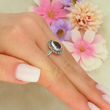 Srebrny pierścionek 925 z czerwoną cyrkonią i markazytami DIA-PRS-14110-925 – styl vintage 14 mm (4).jpg