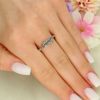 Srebrny pierścionek gwóźdź 925 z markazytami i czarnymi cyrkoniami – nowoczesna elegancja (5).jpg